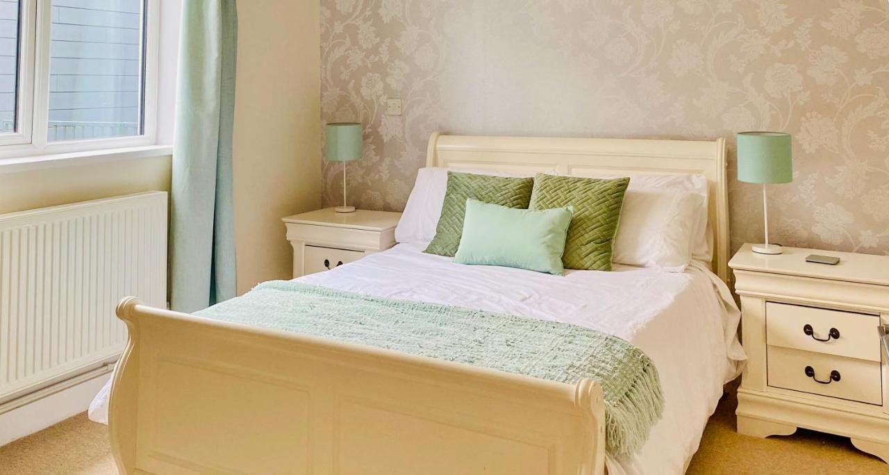 Beautiful, Contemporary 3 Bedroom Apartment バース エクステリア 写真