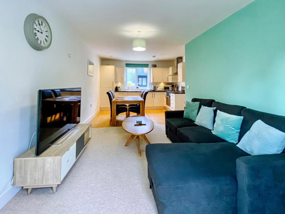 Beautiful, Contemporary 3 Bedroom Apartment バース エクステリア 写真