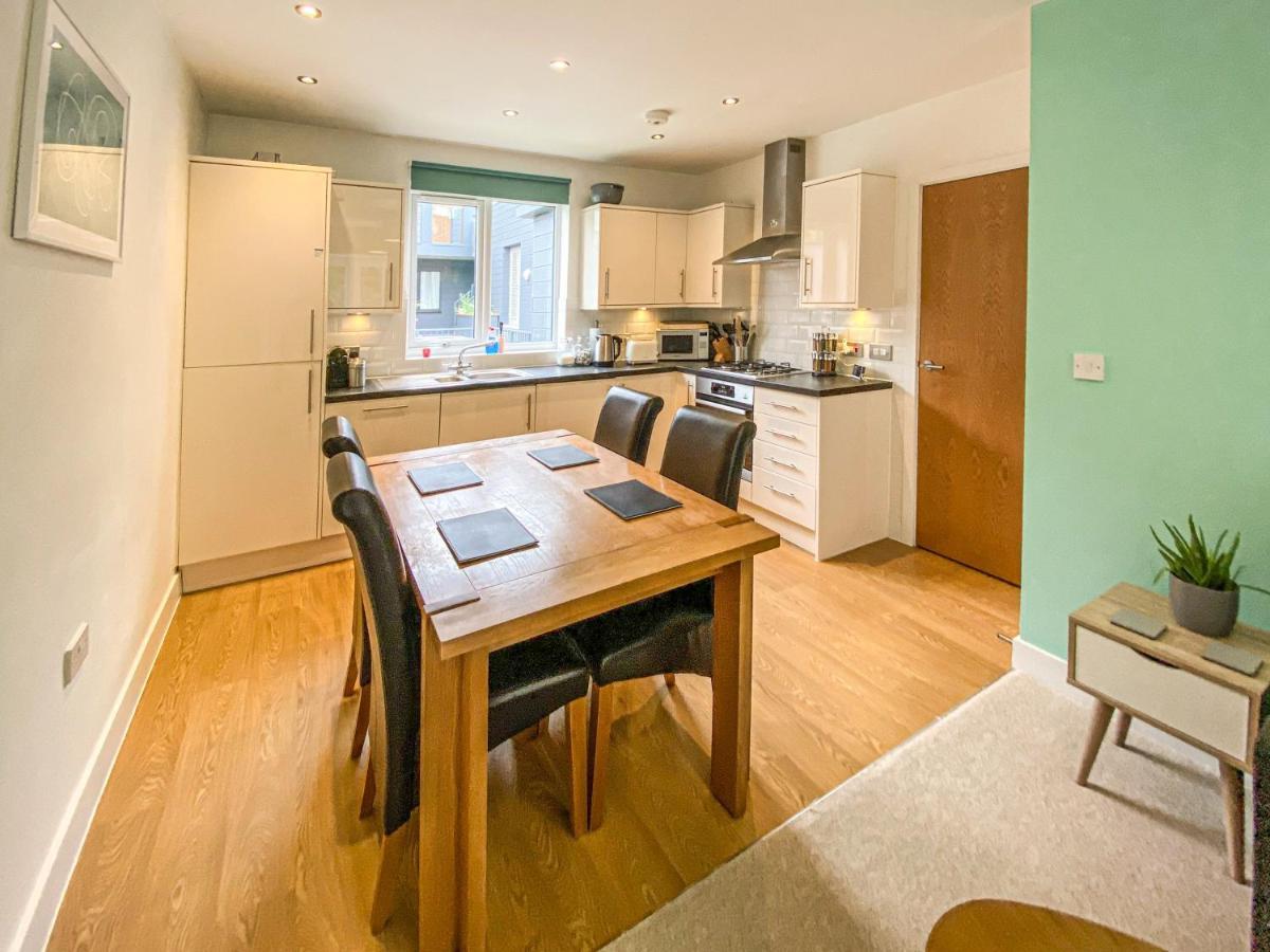 Beautiful, Contemporary 3 Bedroom Apartment バース エクステリア 写真