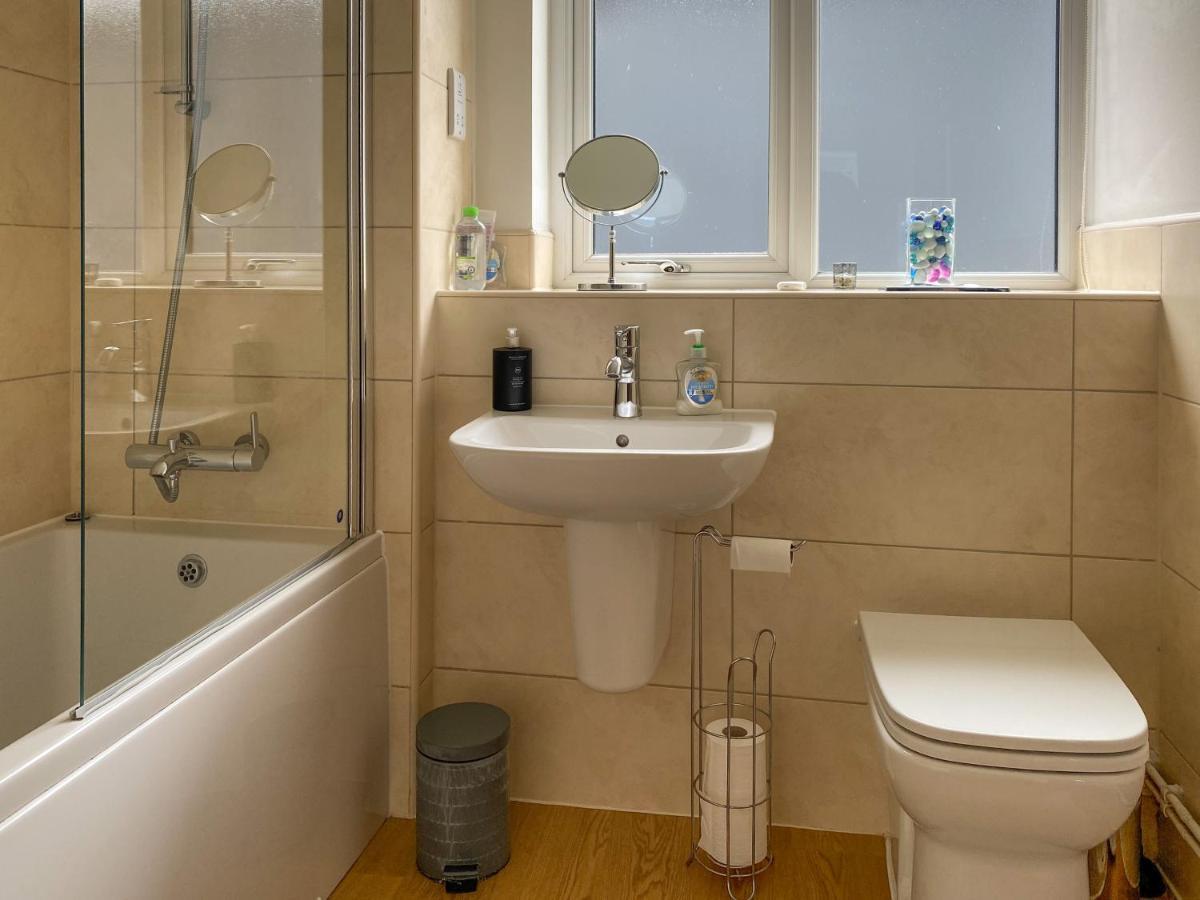 Beautiful, Contemporary 3 Bedroom Apartment バース エクステリア 写真