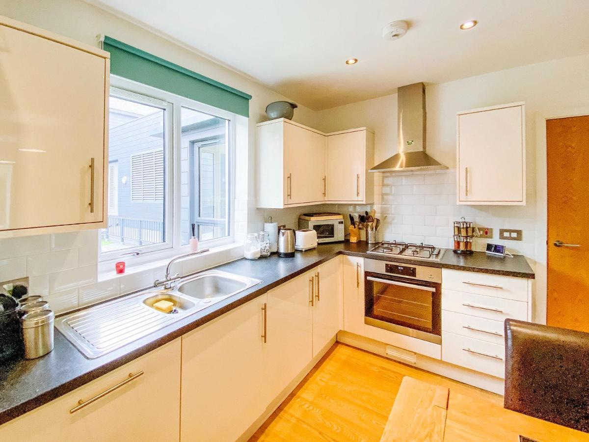 Beautiful, Contemporary 3 Bedroom Apartment バース エクステリア 写真